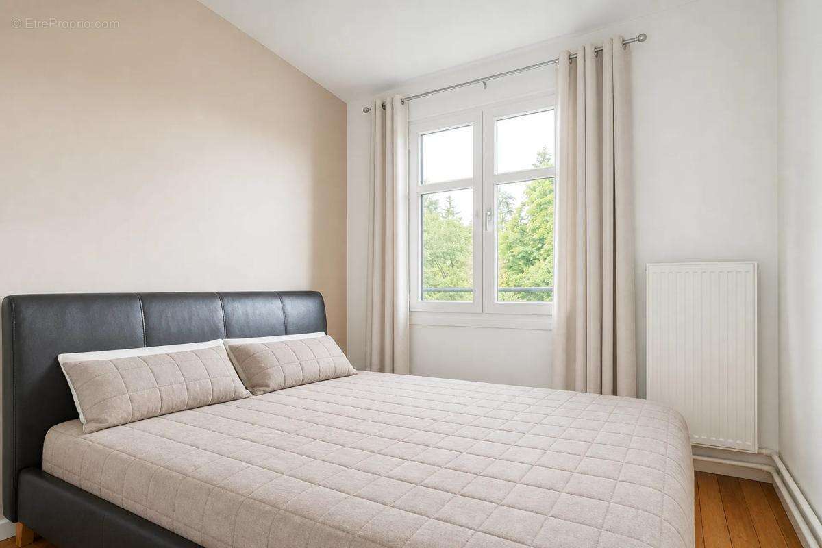 Maison de 7 pièces de 216 m² à Floirac - photo 5