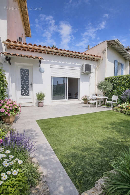 Appartement à LE CANNET