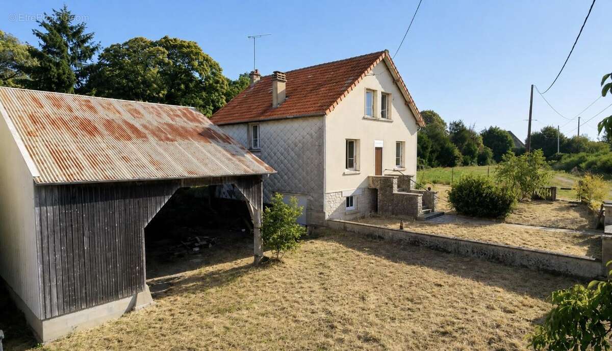 Maison 89 m² à Crozant  - photo 2