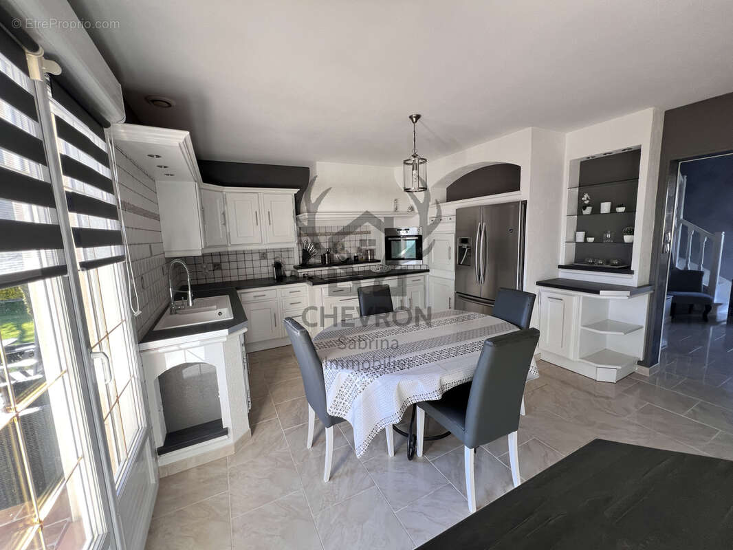 Maison à PRIX-LES-MEZIERES