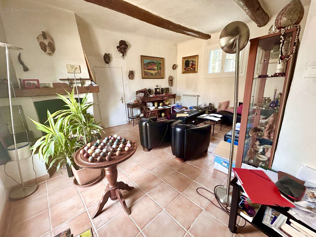 Maison à SIMIANE-COLLONGUE