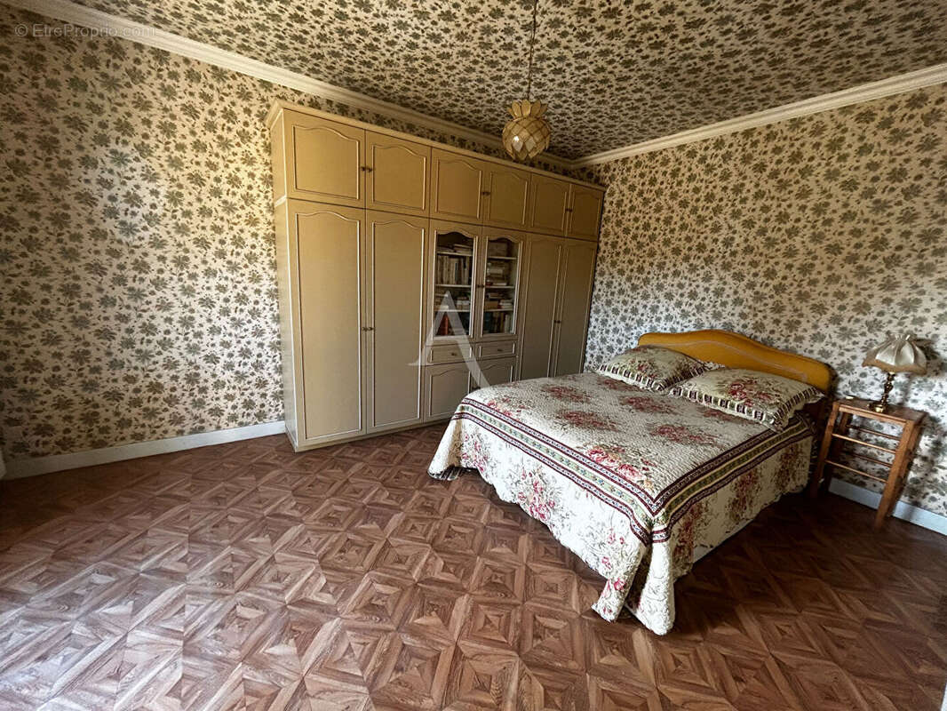 Maison à CONTRES