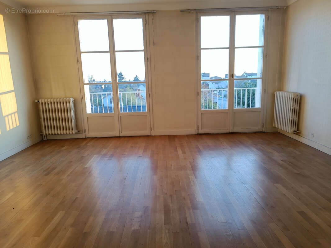 Appartement à SAINT-CYR-SUR-LOIRE