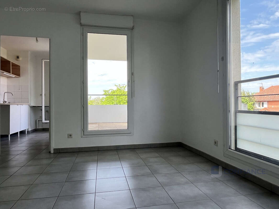 Appartement à DECINES-CHARPIEU
