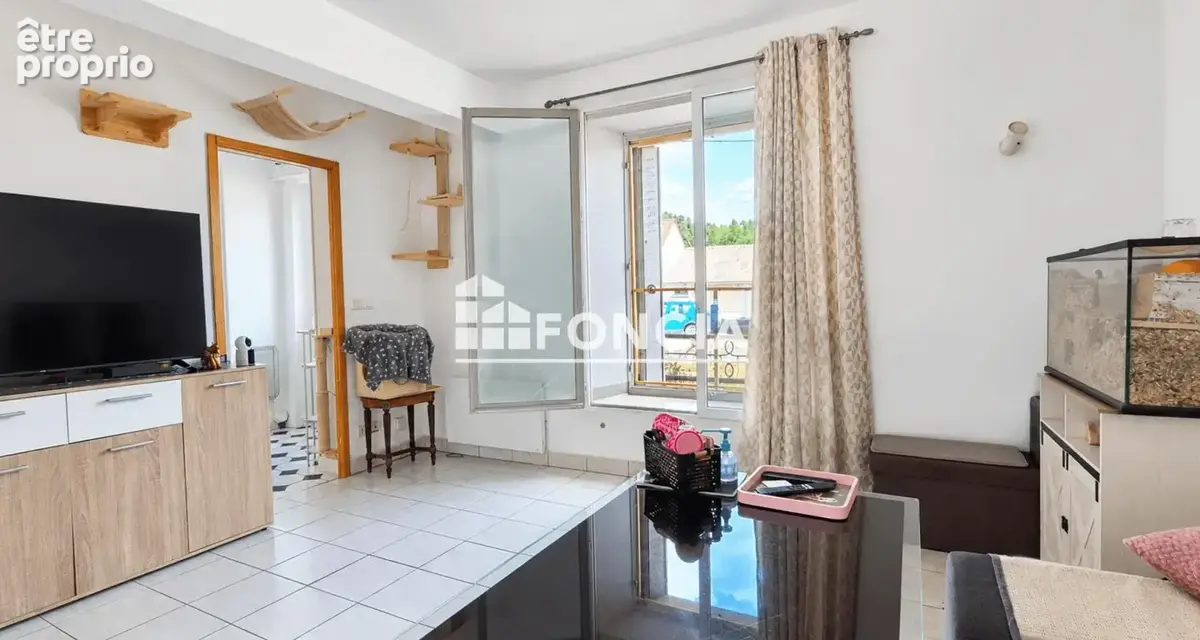 Château-thierry – ensemble immobilier avec 3 appartements, cour, jardin et nombreuses dépendances - photo 2