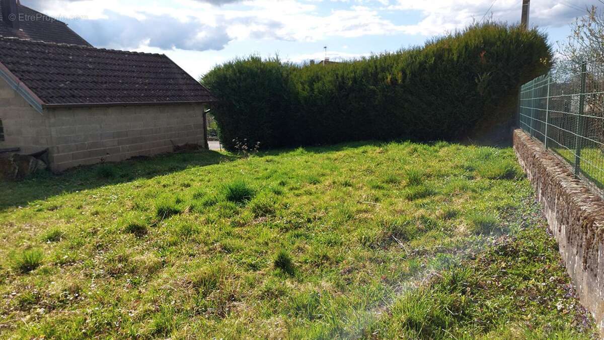 Maison à SAINT-LOUP-SUR-SEMOUSE
