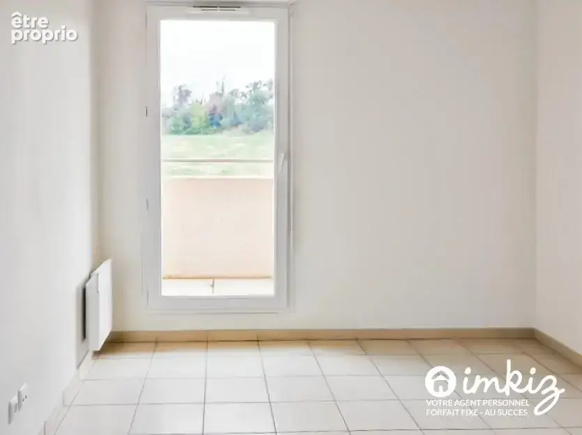 Appartement T2- Vertefeuille - Terrasse et parking - photo 7