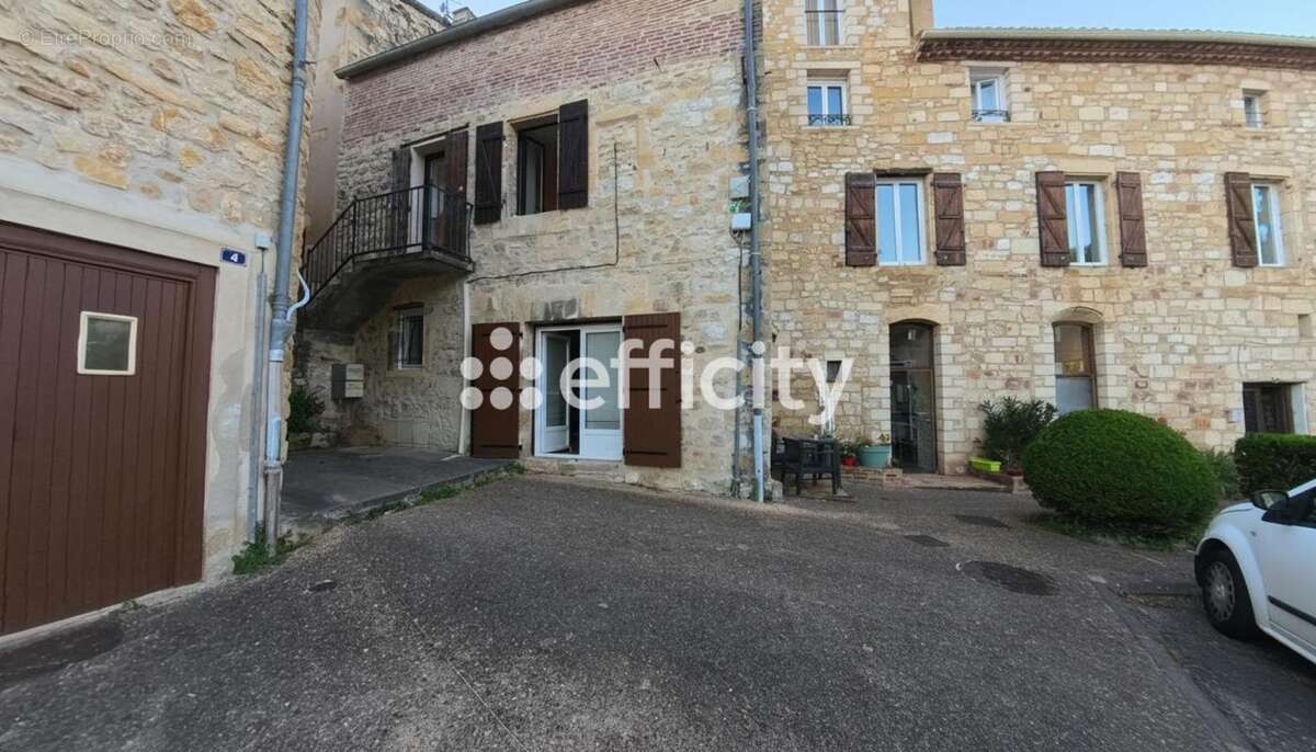 Appartement à FUMEL