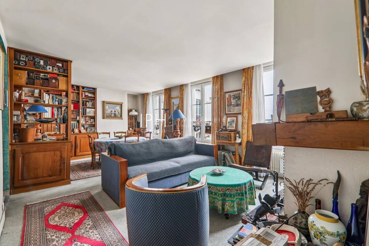 Appartement à PARIS-18E