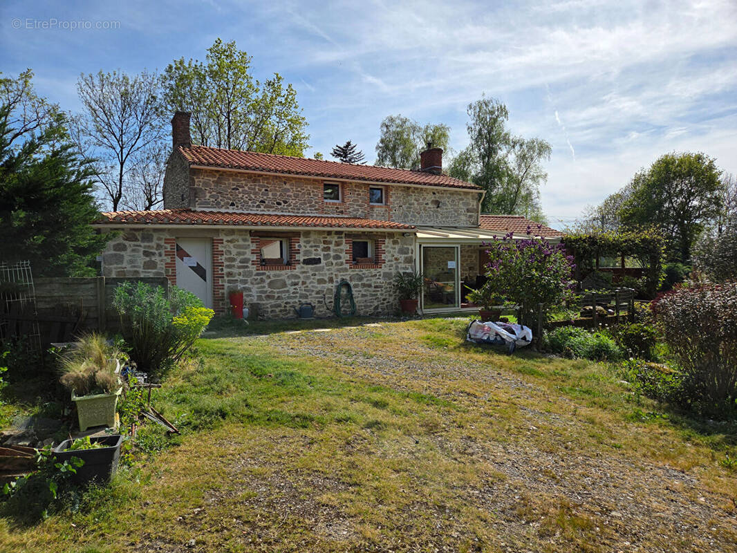 Maison à BEAUFOU