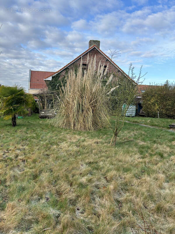 Maison à OSTRICOURT