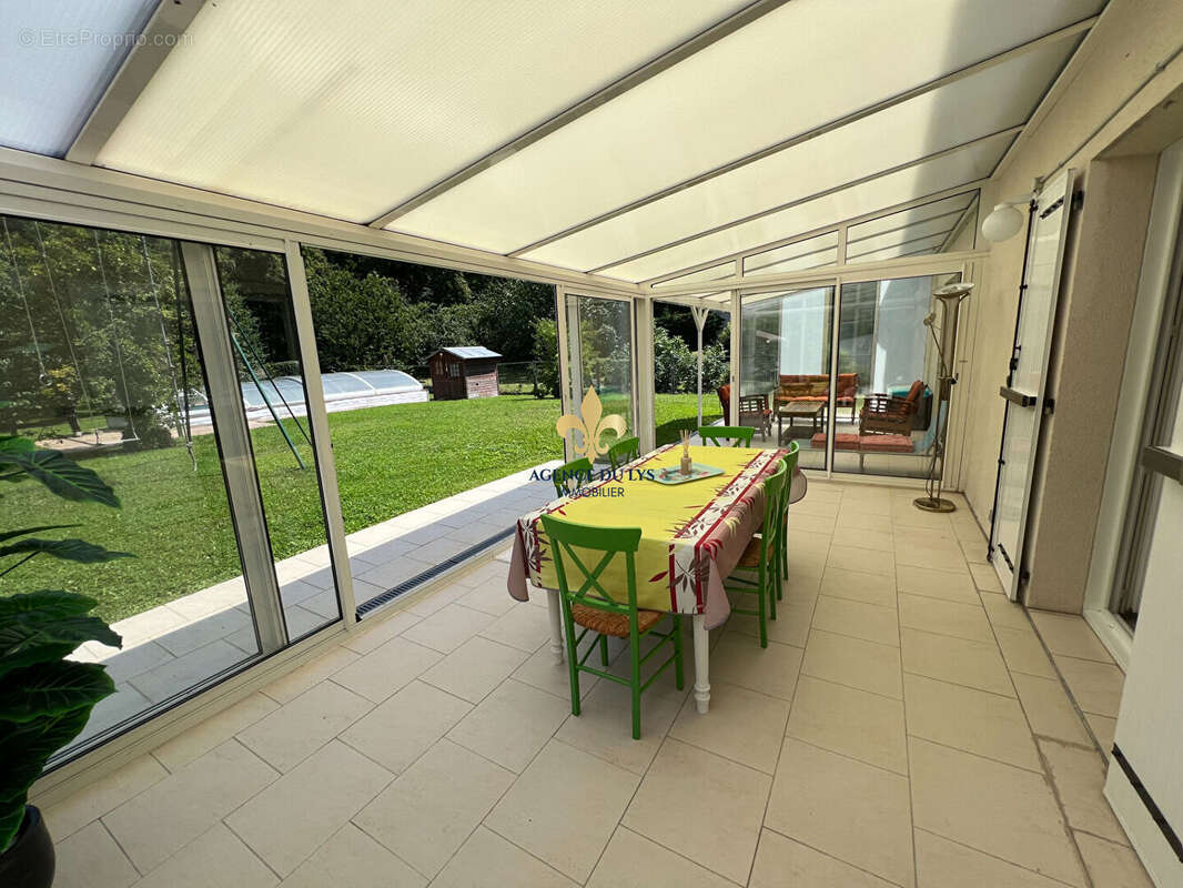 PROCHE CHANTILLY - Maison 5 pièces 138 m² avec jardin et piscine - photo 12