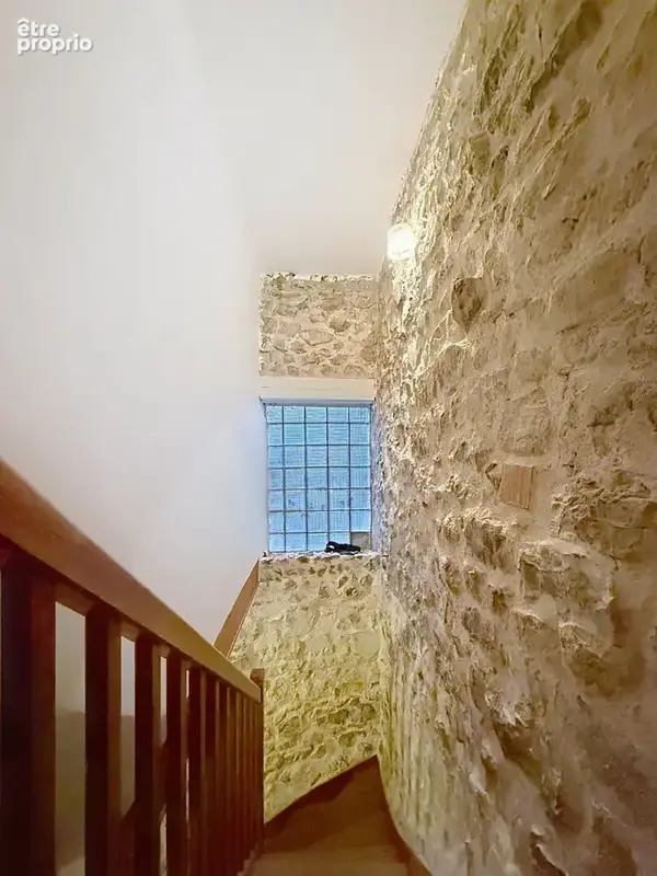 Maison individuelle trois pièces de 75m2 avec cave sur la commune de Clans ! - photo 6
