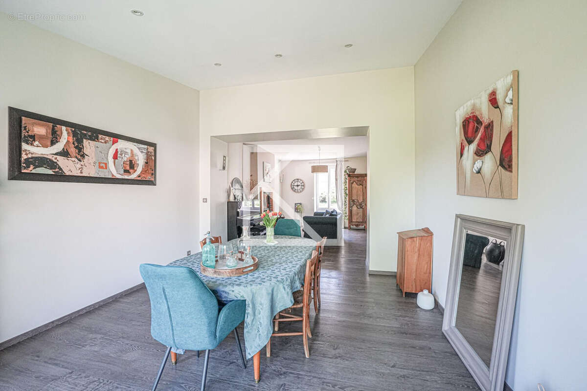 Maison 186 m² à Loigne-Sur-Mayenne  - photo 7
