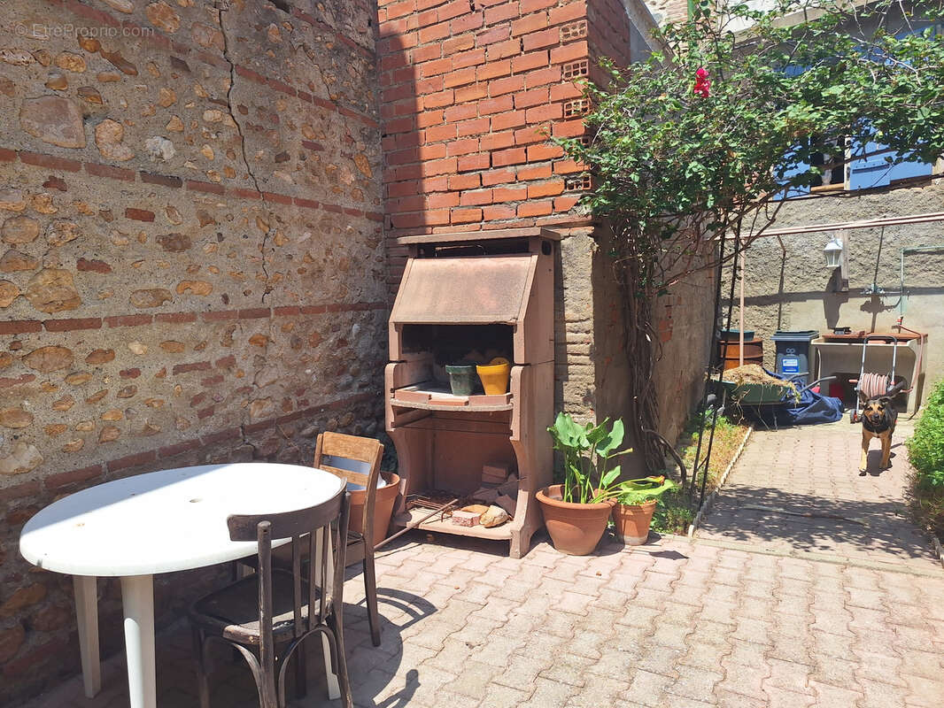 COUP DE CŒUR   Charmante maison de village avec jardin, garage et terrasse au cœur de Cabestany - photo 3