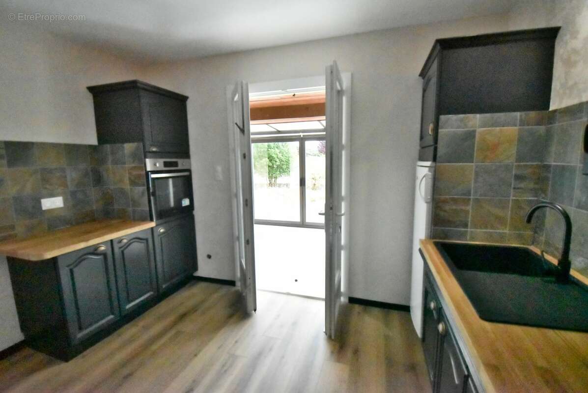 Maison à vendre 4 pièces plain pied (16) LA COURONNE, 4 chambres et terrain - photo 2