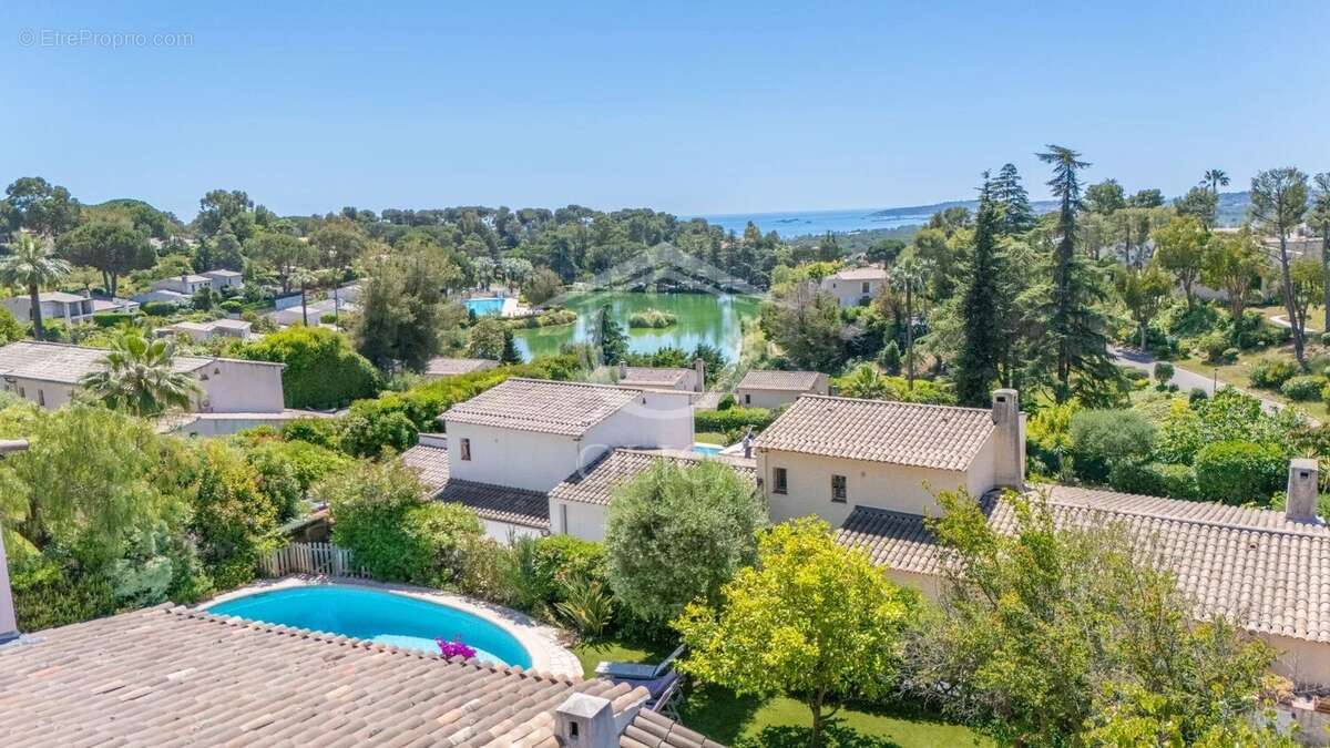 Maison à VILLENEUVE-LOUBET