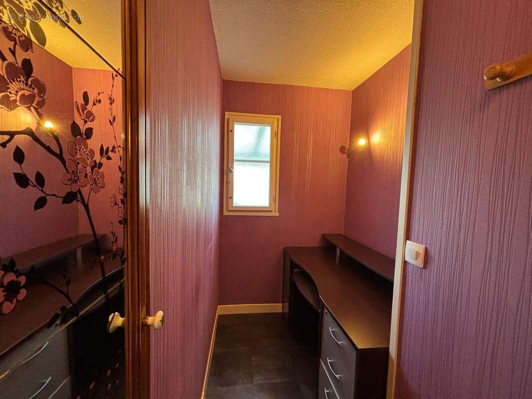 Maison à SAINT-PARIZE-LE-CHATEL