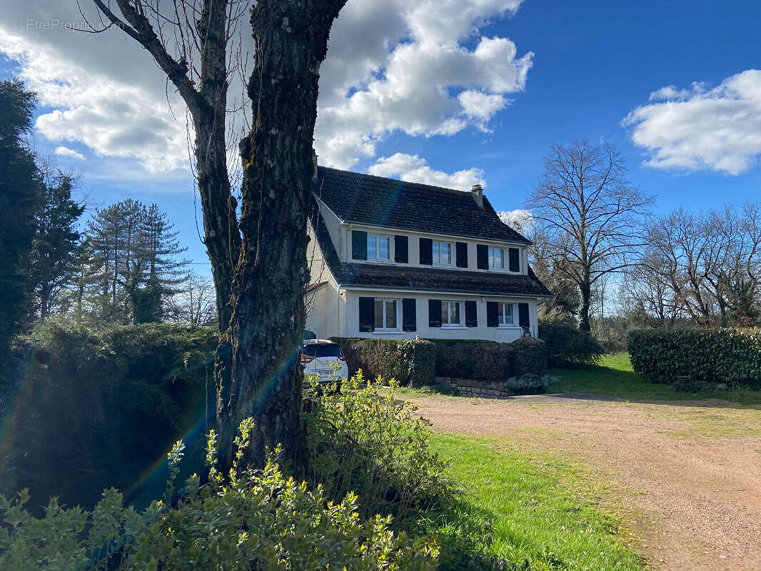 Maison à LE CHAUTAY