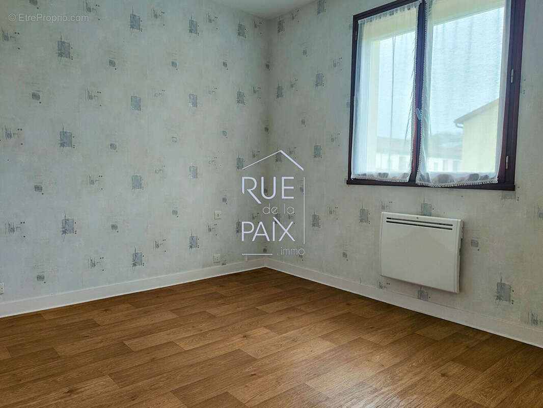 Maison à LENCLOITRE