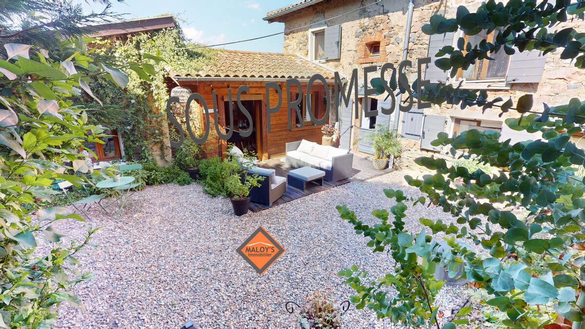 Maison à SAINT-JUST-D&#039;AVRAY