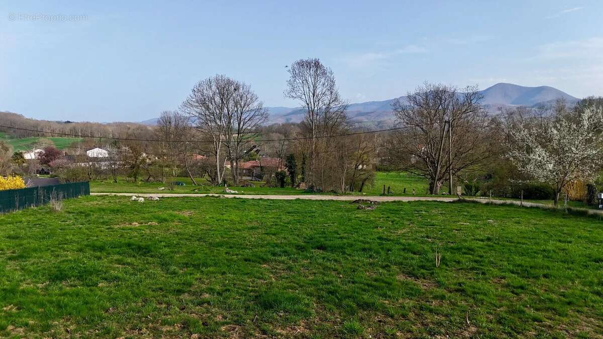 Terrain constructible sur la commune de Montjoie En Couserans - photo 6