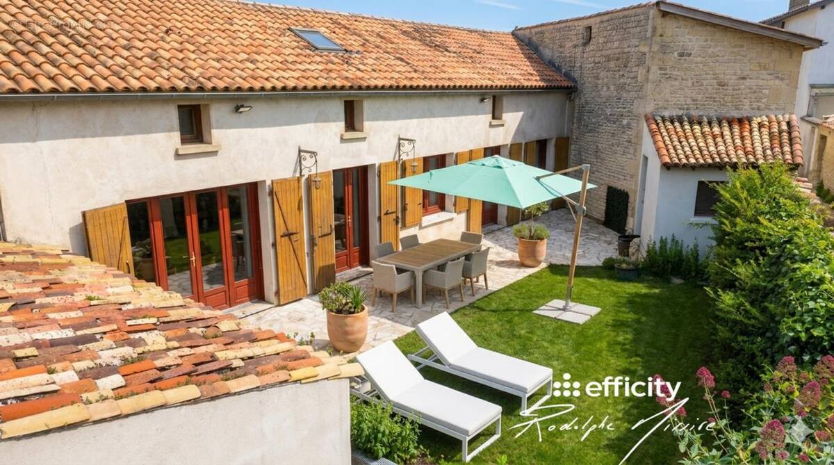 Maison à CHEF-BOUTONNE