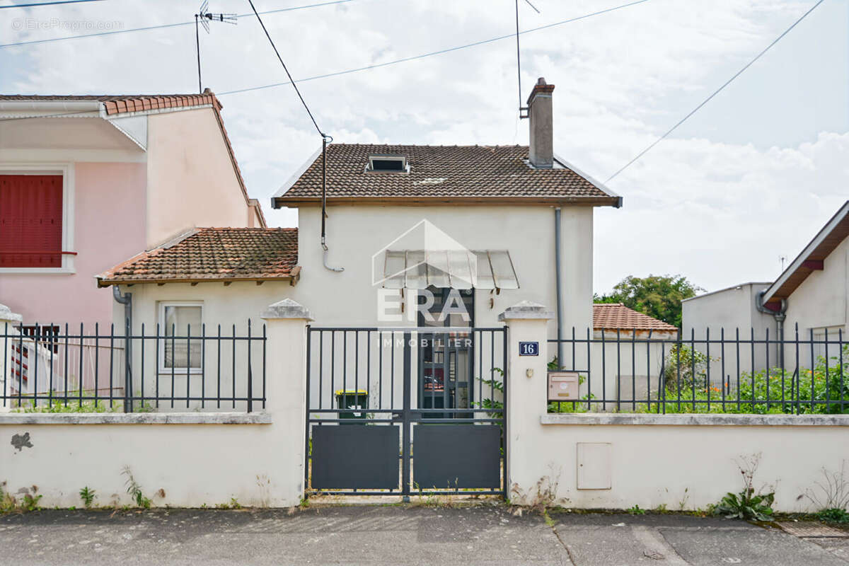 Maison à VILLEURBANNE