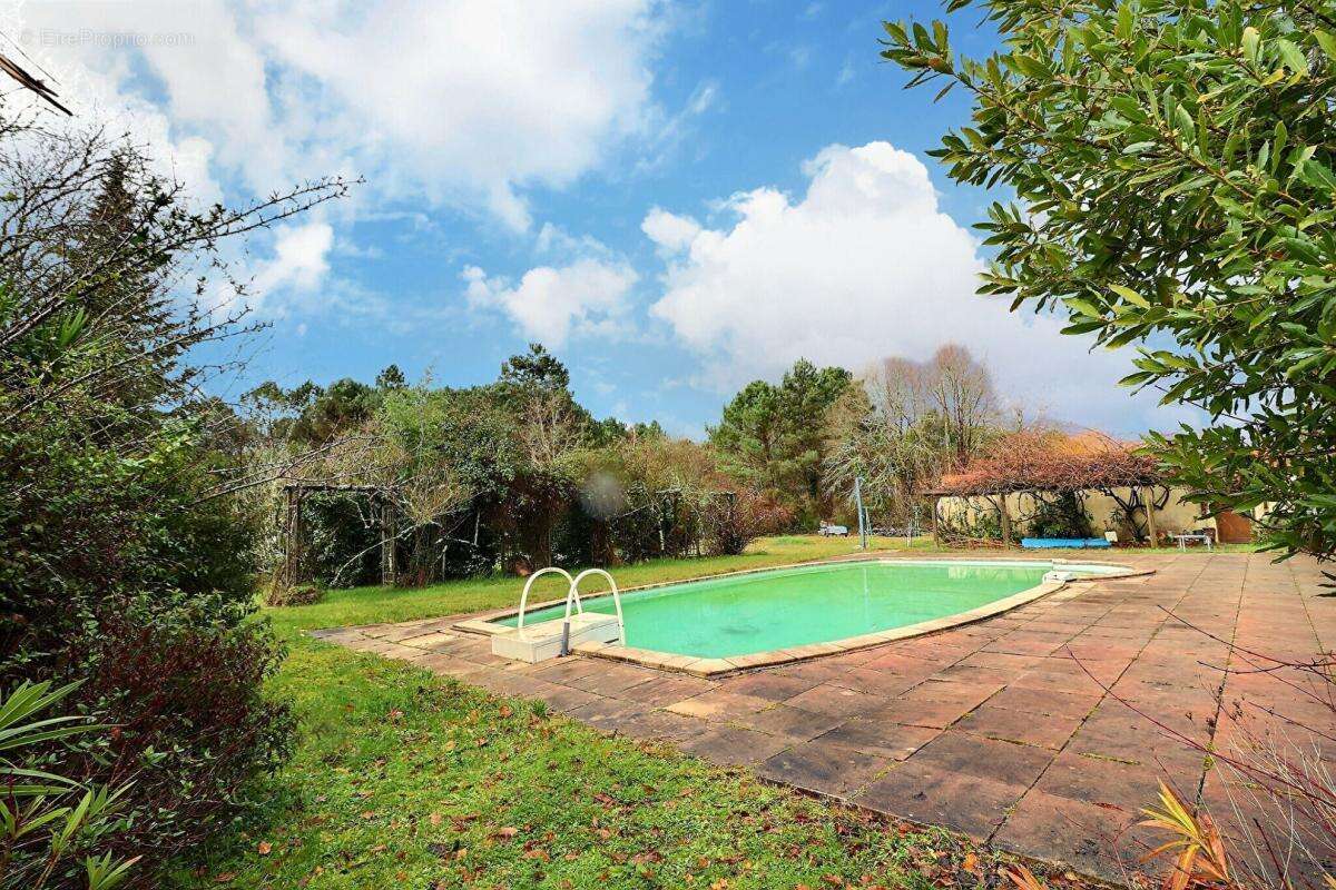 Maison à LESPARRE-MEDOC