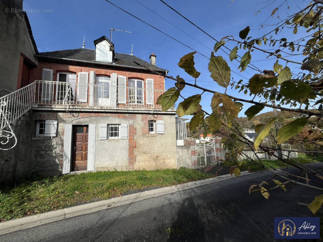 Maison à YDES