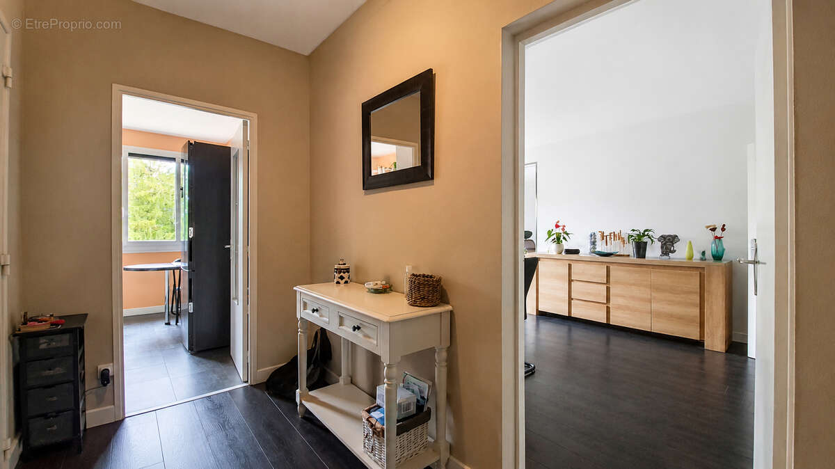 Appartement T4 lumineux et spacieux avec vue sur parc arboré - photo 3