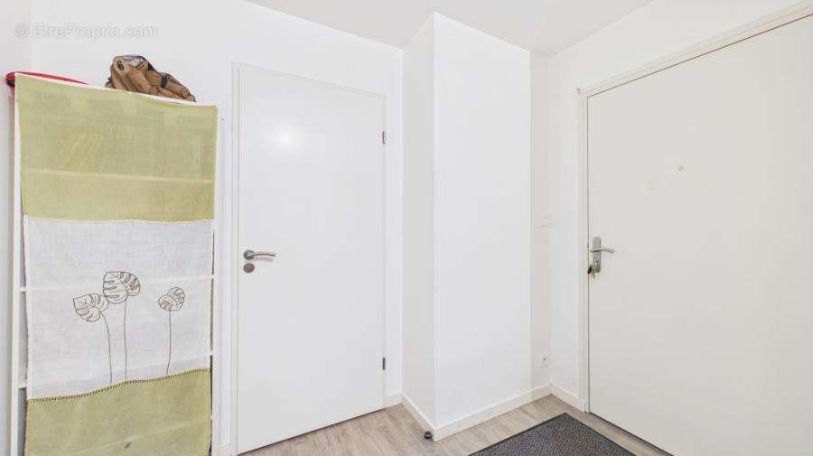 Appartement 57 m² à Plescop  - photo 35