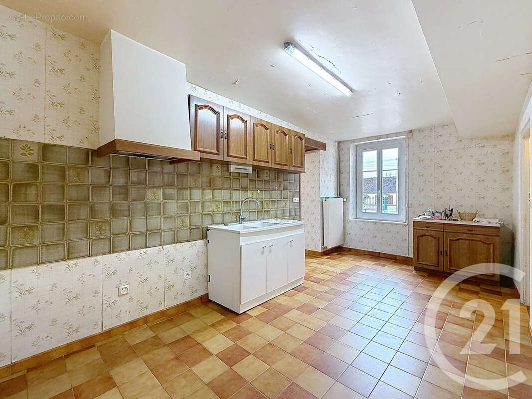 Maison à MELZ-SUR-SEINE