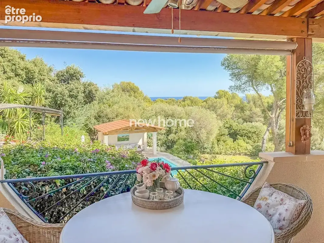 Élégante Villa Provençale avec Vue Mer - photo 3