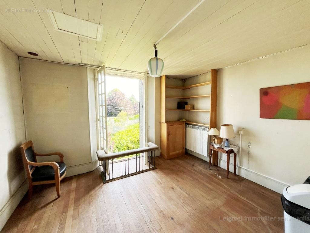 Grande maison entourée de son jardin de 5200m2 - photo 13
