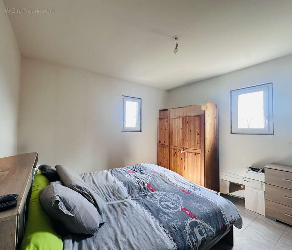 Grande maison T5  au calme avec vue sur la vallée - photo 11