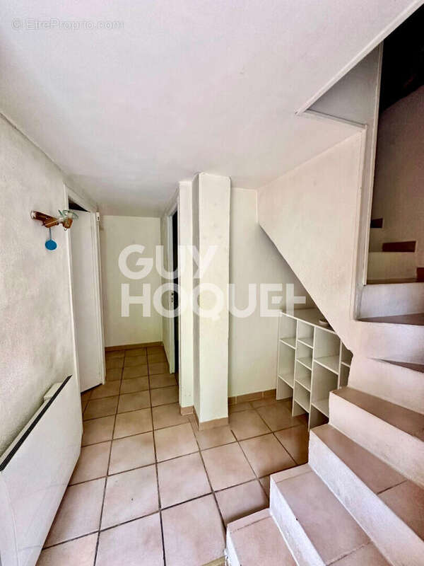 Appartement à TOURVES