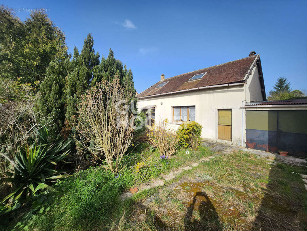 Maison à CHENOISE
