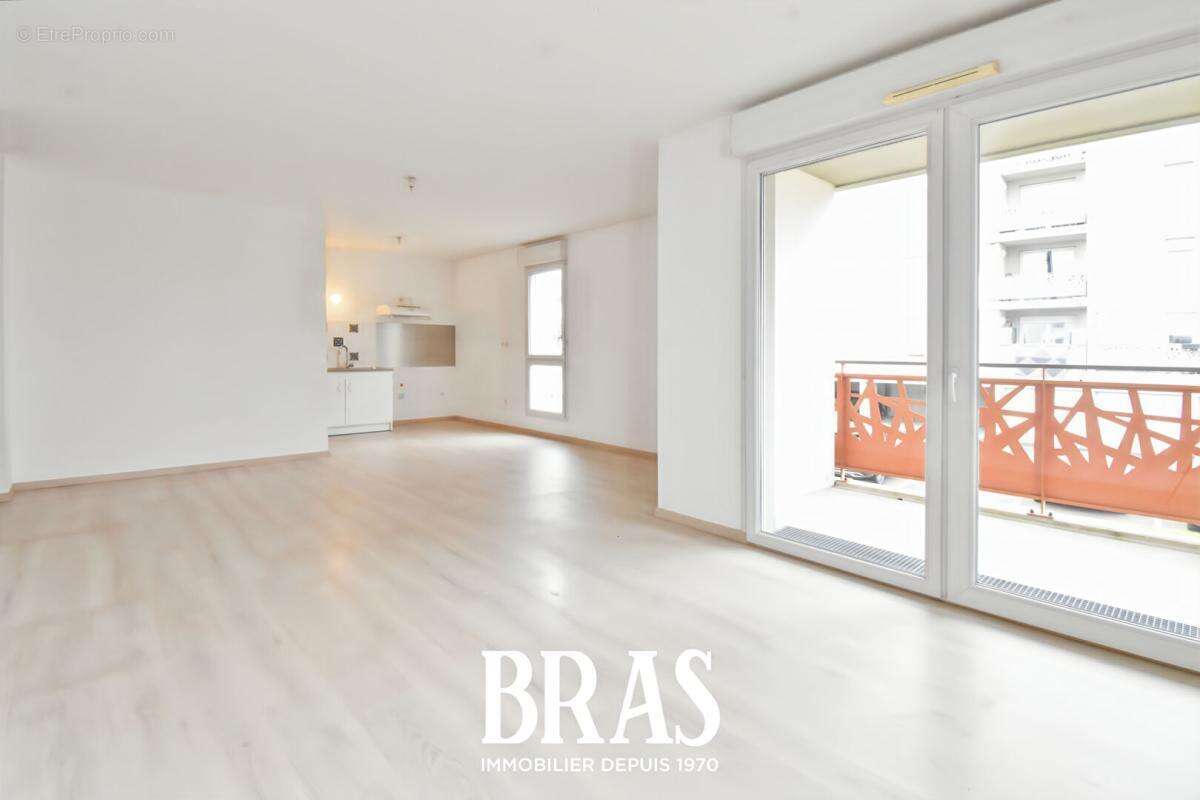 Appartement à SAINT-SEBASTIEN-SUR-LOIRE