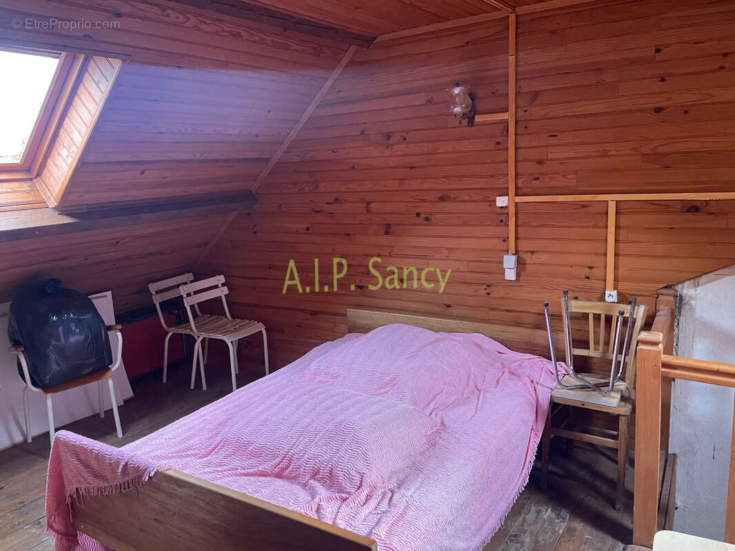 Maison à CHAMBON-SUR-LAC