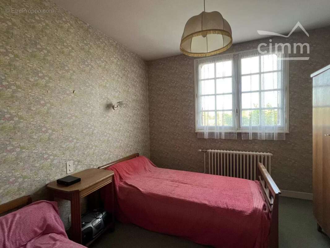 Maison à DOMPIERRE-SUR-BESBRE