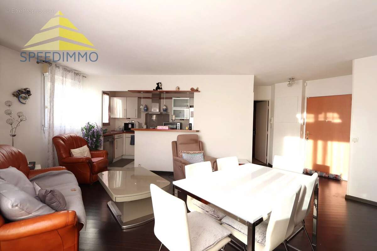 Appartement à MANDRES-LES-ROSES