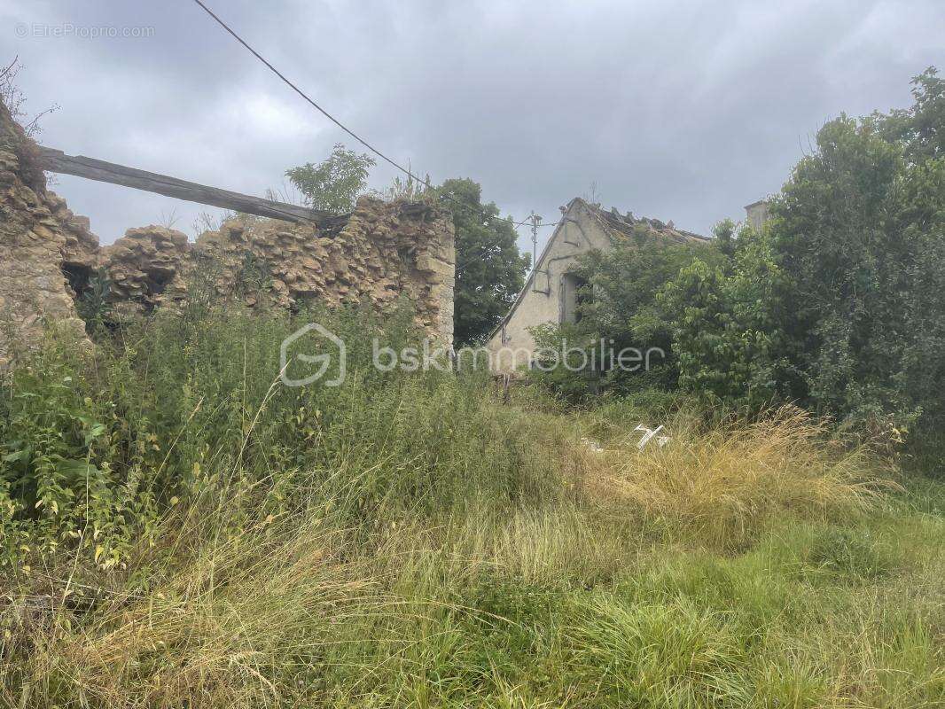 Maison à rénover avec dépendances - photo 24