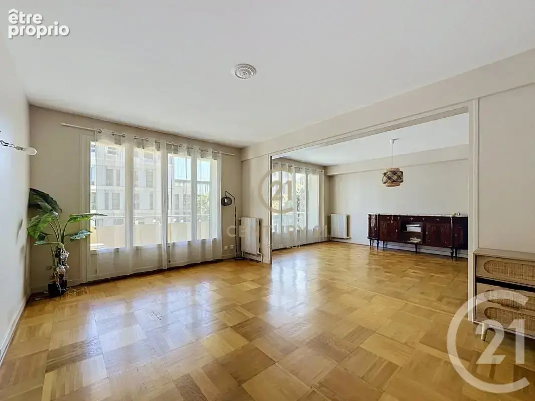 Appartement à LYON-8E
