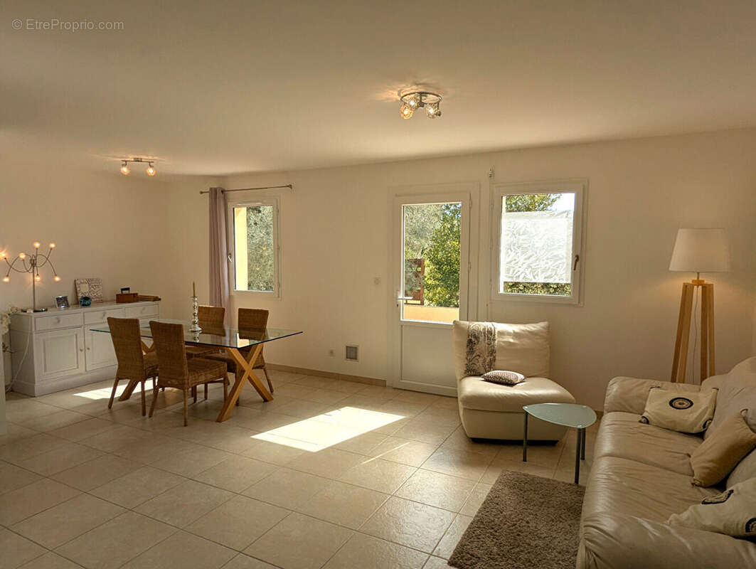 Maison à SILLANS-LA-CASCADE