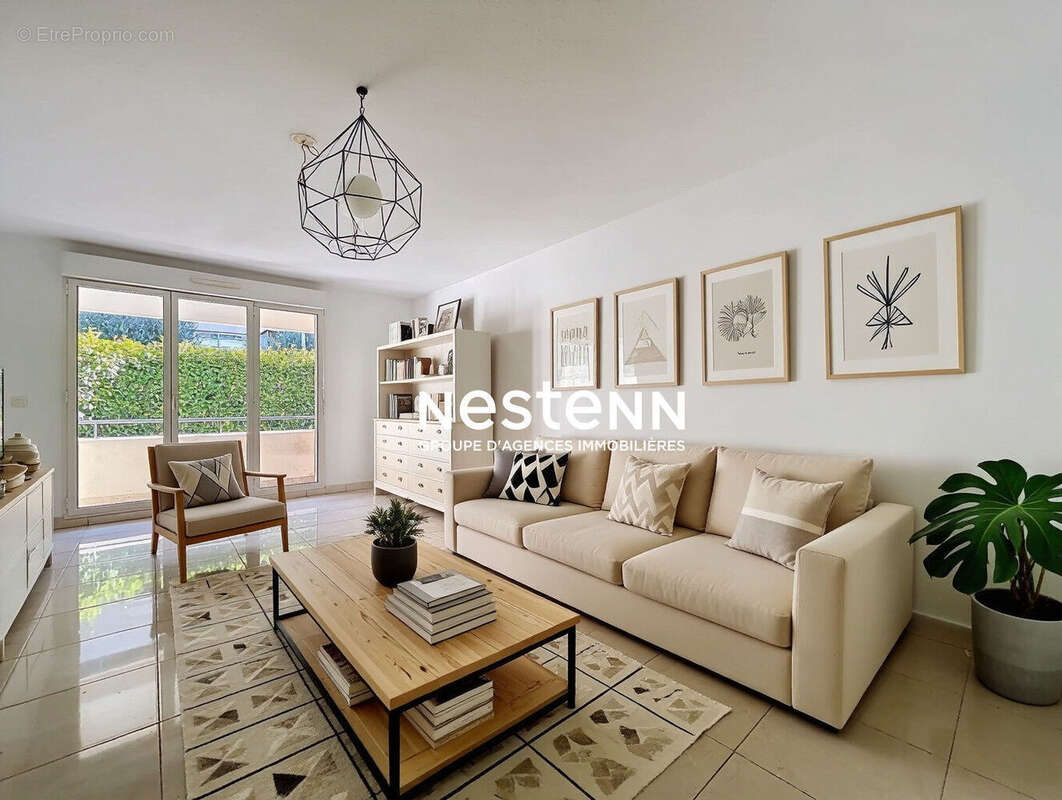 Appartement à VALLAURIS