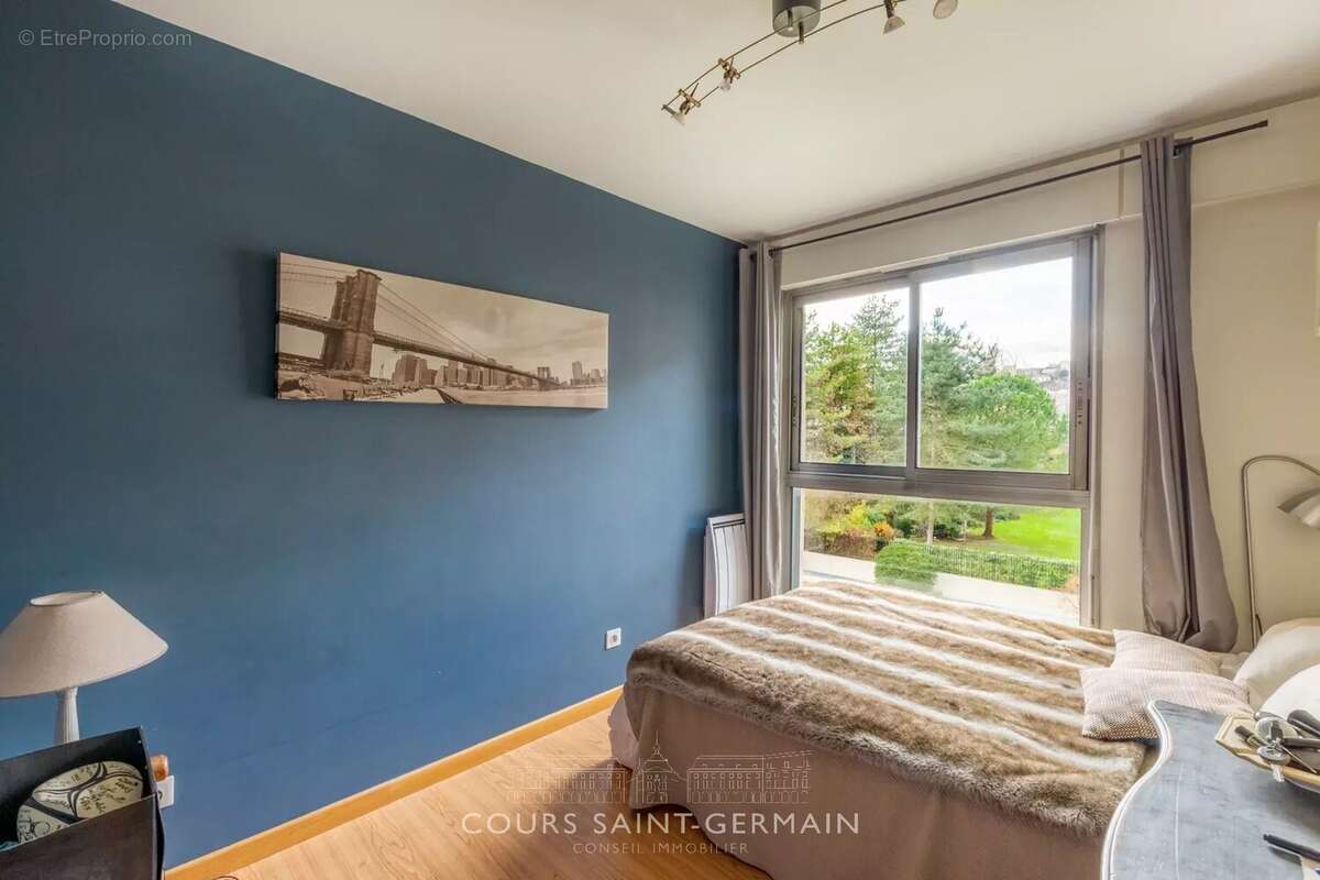 Appartement à SURESNES