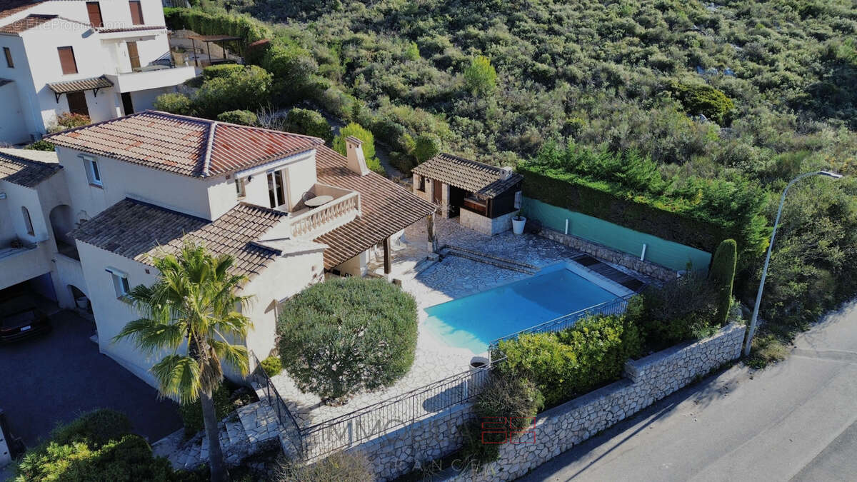 À vendre   maison - appartement indépendant - piscine et dépendances - photo 3