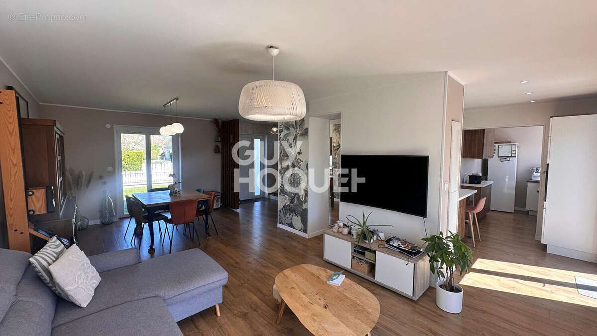 Maison à CHOISY-AU-BAC