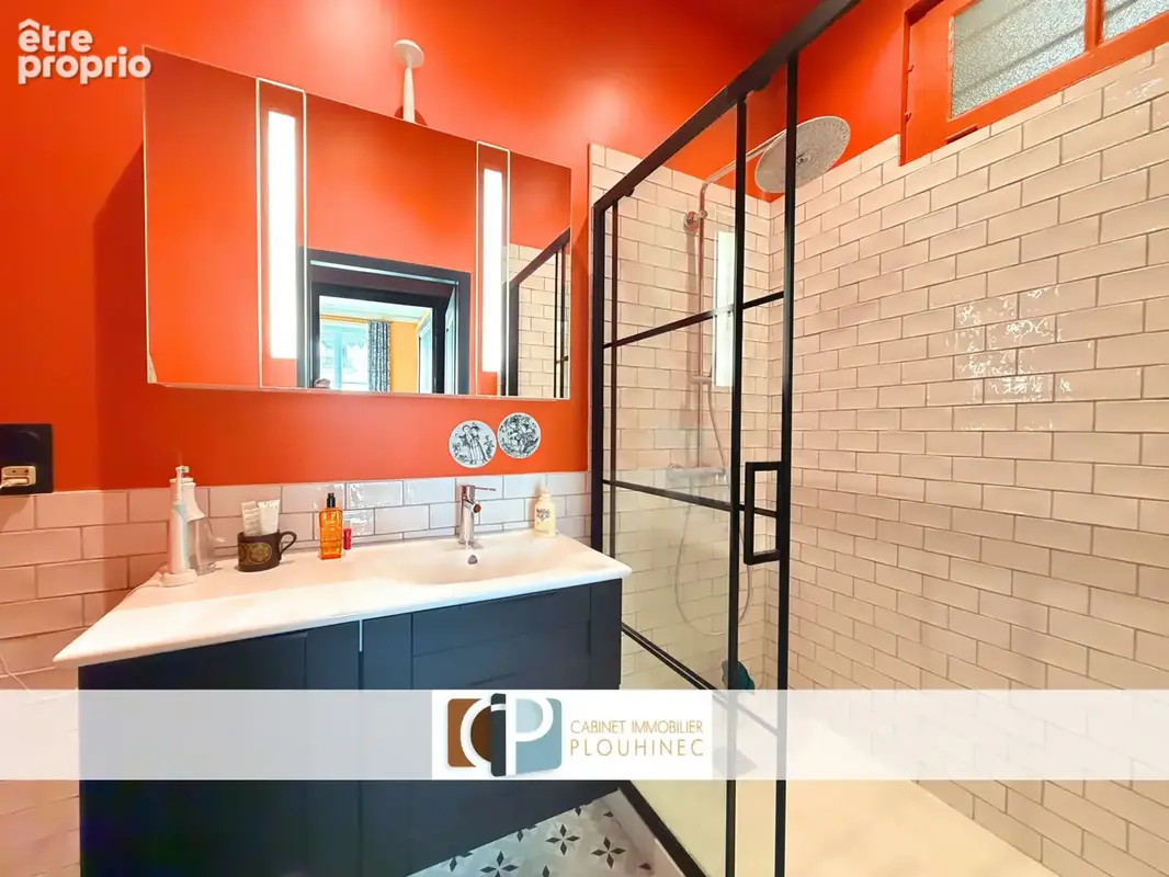Charme & élégance pour ce bel appartement rénové avec garage. - photo 10